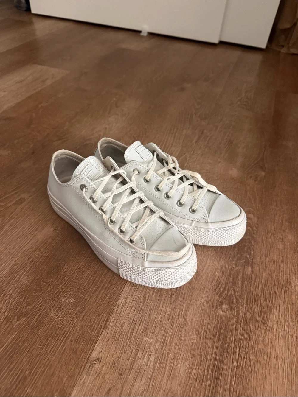 Converse Platform Sneaker, size 7